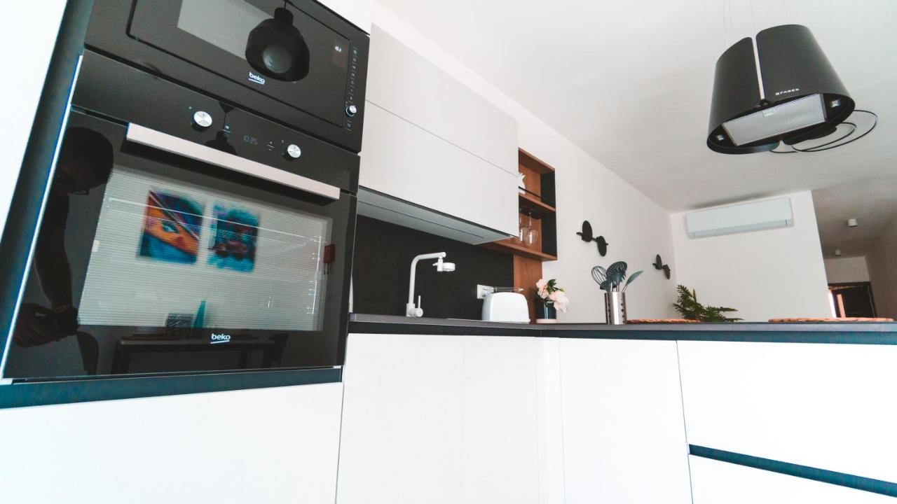 Ideal Location, Stylish 1Br Apartment With Free Parking Sliema Esterno foto