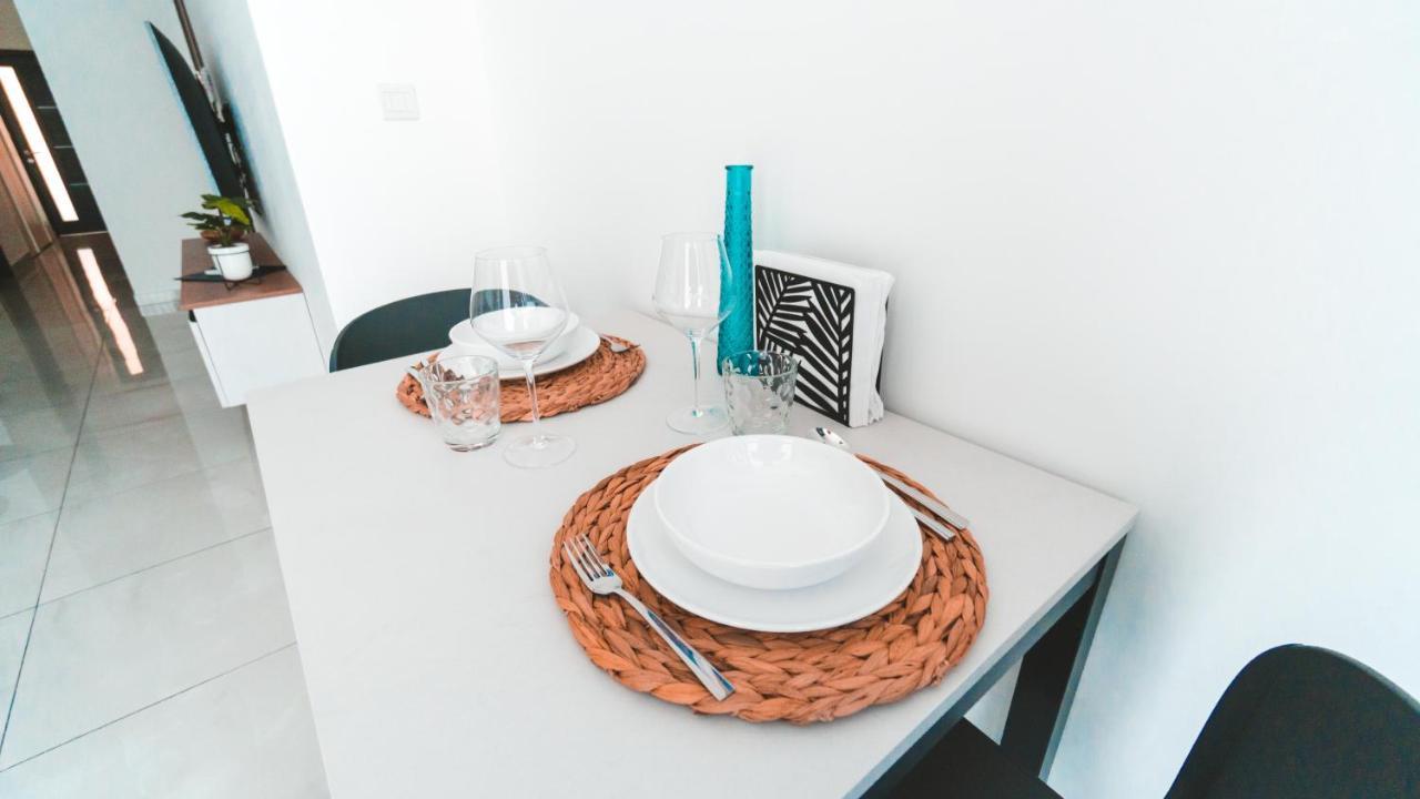 Ideal Location, Stylish 1Br Apartment With Free Parking Sliema Esterno foto