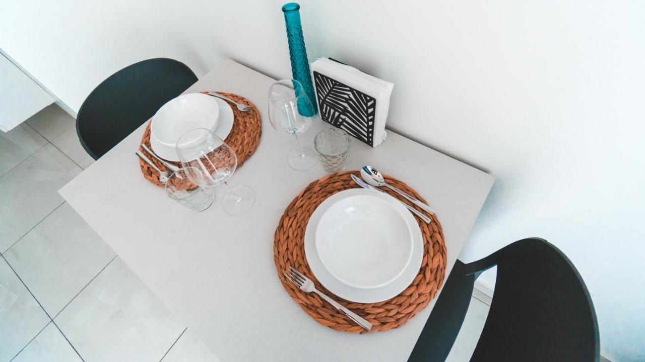 Ideal Location, Stylish 1Br Apartment With Free Parking Sliema Esterno foto